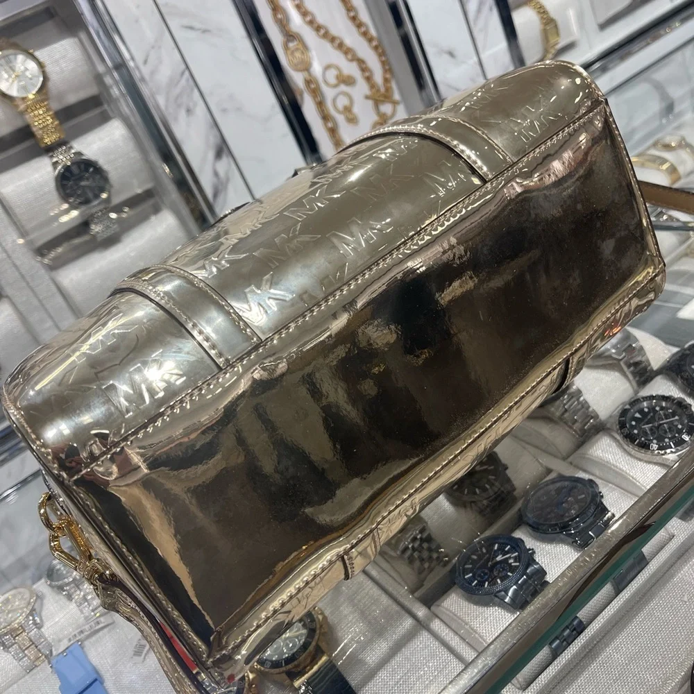 MICHAEL KORS Jet Set Md Metallic Logo Debossed Satchel Duffle
Pale Gold
NWT - Picture 6 of 16